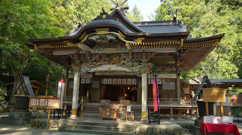宝登山神社の色鮮やかな社殿
